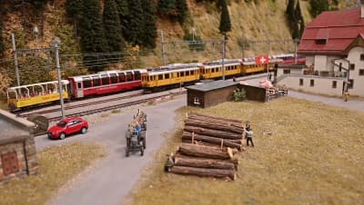 Episode 2: Yellow, red and silver RhB trains