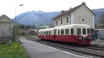 Spotting trains at the diesel lines of the 'Alpes du Sud'