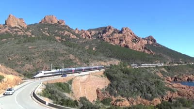 Spotting trains in the Estérel Mountains