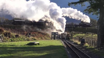 Through breathtaking autumn landscapes on the Ffestiniog Railway