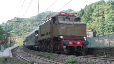 FS Fondazione train on the Italian Giovi railway line