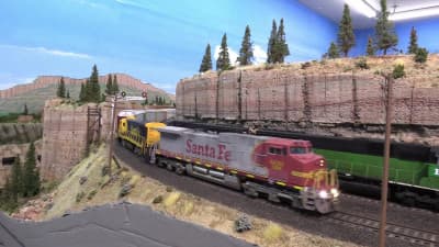 Southwestern Pacific model railroad - interview