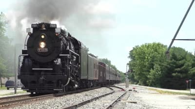 NKP 765 on steam in the west of the Chicago district
