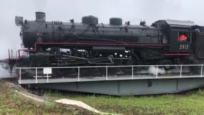 Steam locomotive 5917 at Kiama