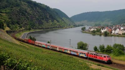 Last services of diesel locomotive 225 109 on the Moselle Railway