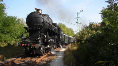 96 year old steam locomotive in action