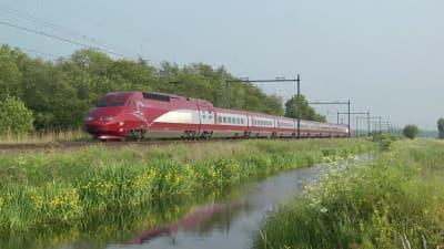 Delft Zuid - with a 'Railpromo' train - 18/05/2019