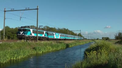 Delft Zuid - with a 'Railpromo' train - 12/05/2019